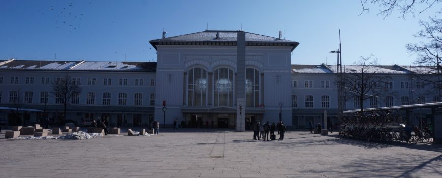 Vorplatz Salzburg Hbf 11.2.2018 ek