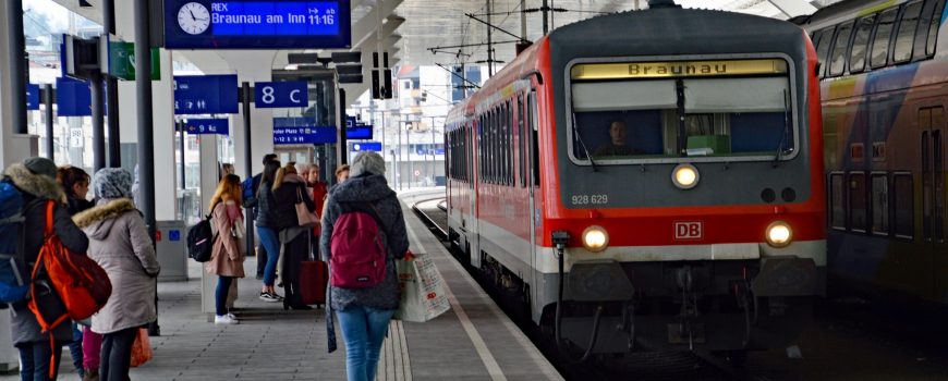 RF_18_03_18_10_ÖBB_Ausschnitt Triebwagen 628/928 in Salzburg Hbf