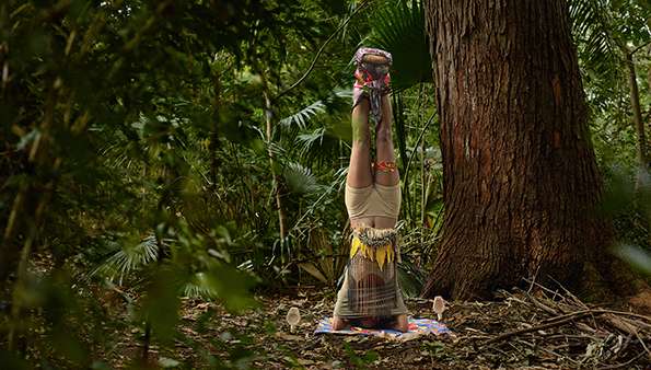 Headstanding Totem Nilbar Güres, 2014