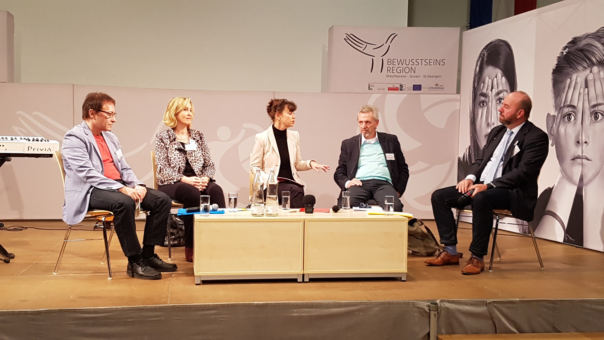 Podiumsdiskussion beim Menschenrechtesymposium Foto: Michaela Kramesch