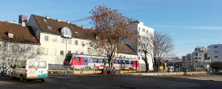 IMG_20190130_085929 Triebwagen - aufgegleist oder zur Überstellung bereit - in der nicht mehr befahrenen Reindlstraße Foto: Johannes Mayerbrugger (c)