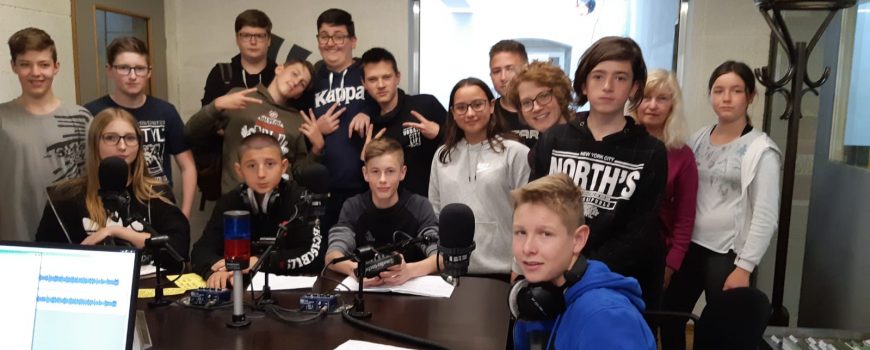 Workshop_Eferding Schüler*innen im Studio von Radio FRO beim Workshop Kunstlabor 2019