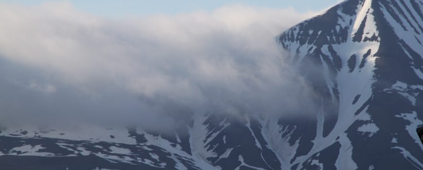 schnee und nebel spitzbergenlandschaft so schön