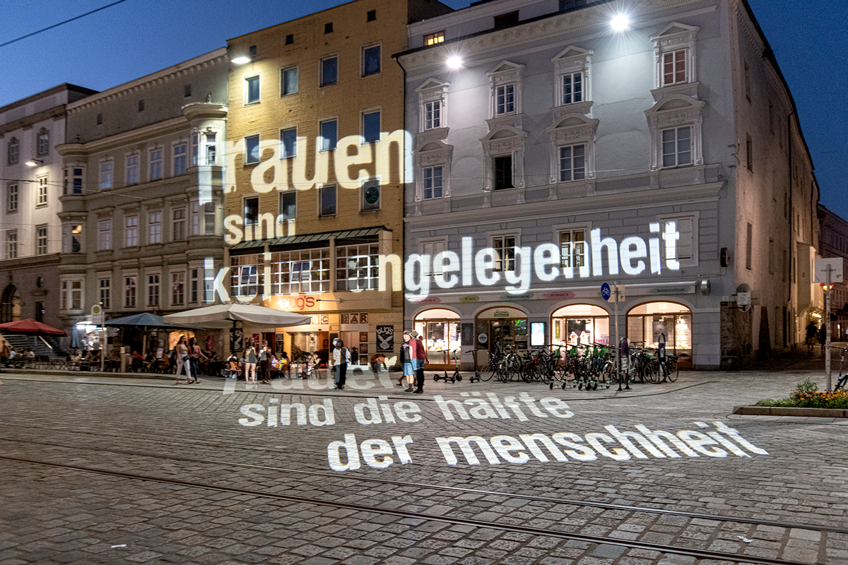 _VIO5625 Projektionen und Textinterventionen von der aktuellen Gabriele Heidecker Preisträger*in starsky