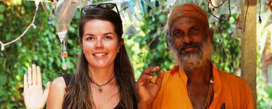 Linnea und ein Inder Linnèa in Indien