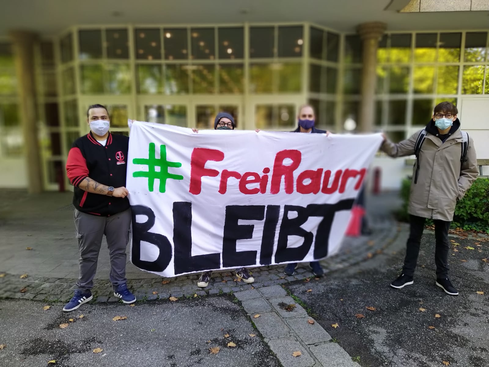 Kundgebung FreiRaum bleibt