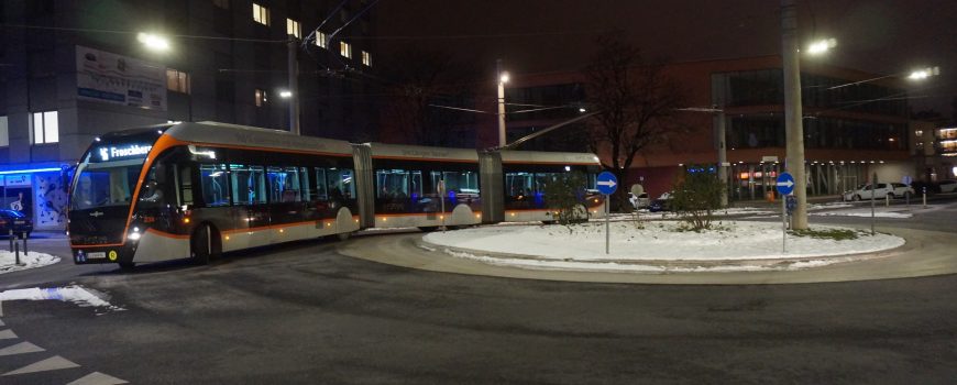 DSC06953 Doppelgelenk-O-Bus der Linz Linien