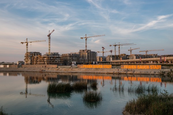 frauen-bauen-stadt-c-luiza-puiu