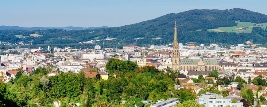 Blick vom Standort Kollegium Aloisianum, Freinbergstraße 32 auf Linz