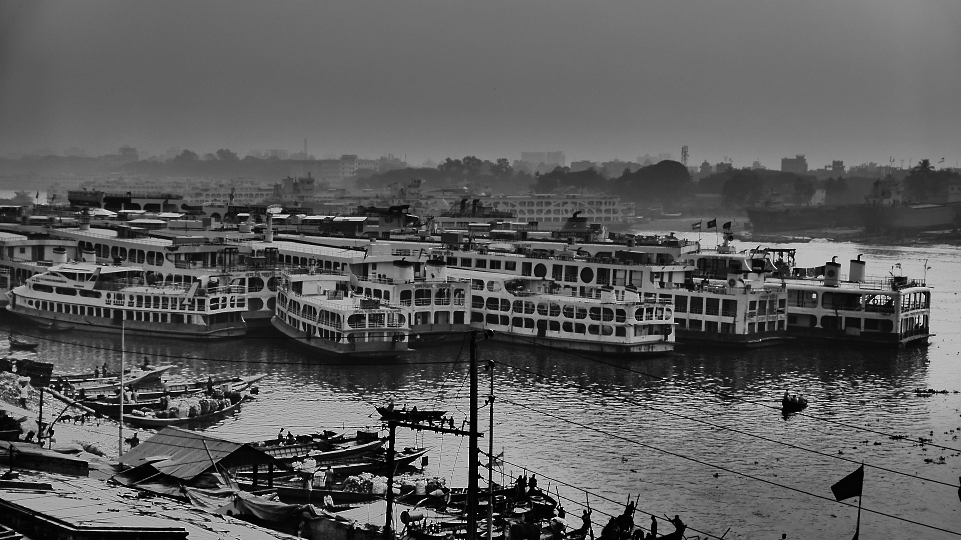 P6130328 dhaka SHADHARghat FROM RUPLAL ROOFTOP Sadhar Ghat, Dhaka from rooftop ruplal house. wallyre 2023