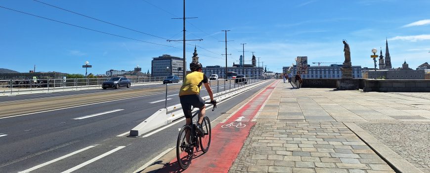 Nibelungenbrücke Fahrrad Nibelungenbrücke Fahrrad; Foto: Radio FRO