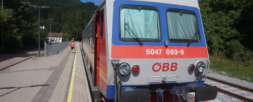 DSC01735 Reihe 5047 auf der Almtalbahn im Bf Grünau, 29.06.2025