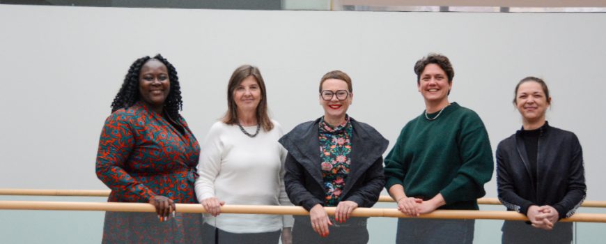 20251201a_mittel Die Teilnehmer*innen der Podiumsdiskussion zu struktureller Gewalt im Frauensport