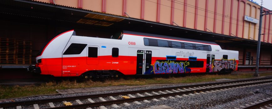 DSC01859 "Verschönerter" Doppelstückwagen in St. Margrethen 