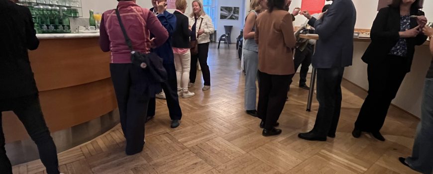 IMG_8579 Unterschiedliche Medienvertreter*innen, Stimmen aus der Politik und der Wirtschaft unterhalten sich über die Forschungsergebnisse von DIACOMET.