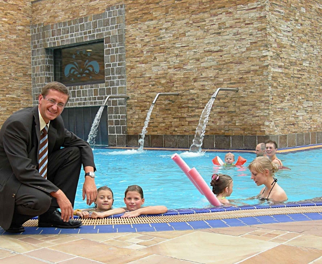 3bc27d856b1b3a0376513f1b8013df77.jpg EurothermenResort