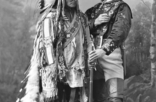 e2890cb4eca415ee73b3fefb9791a360.jpg © McCord Museum Canada_Sitting Bull und Buffalo Bill