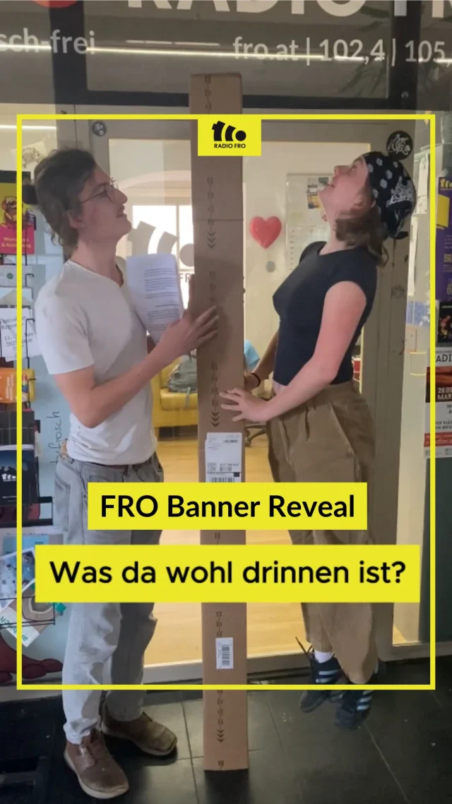 Im Büro ist ein Packerl angekommen und die Praktikant*innen habens mit viel Enthusiasmus ausgepackt! Verständlich, bei dem schönen neuen Banner 🥰

#radiofro #banner #merch #unboxing #offen #kritisch #frei #freiemedien #freiesradio